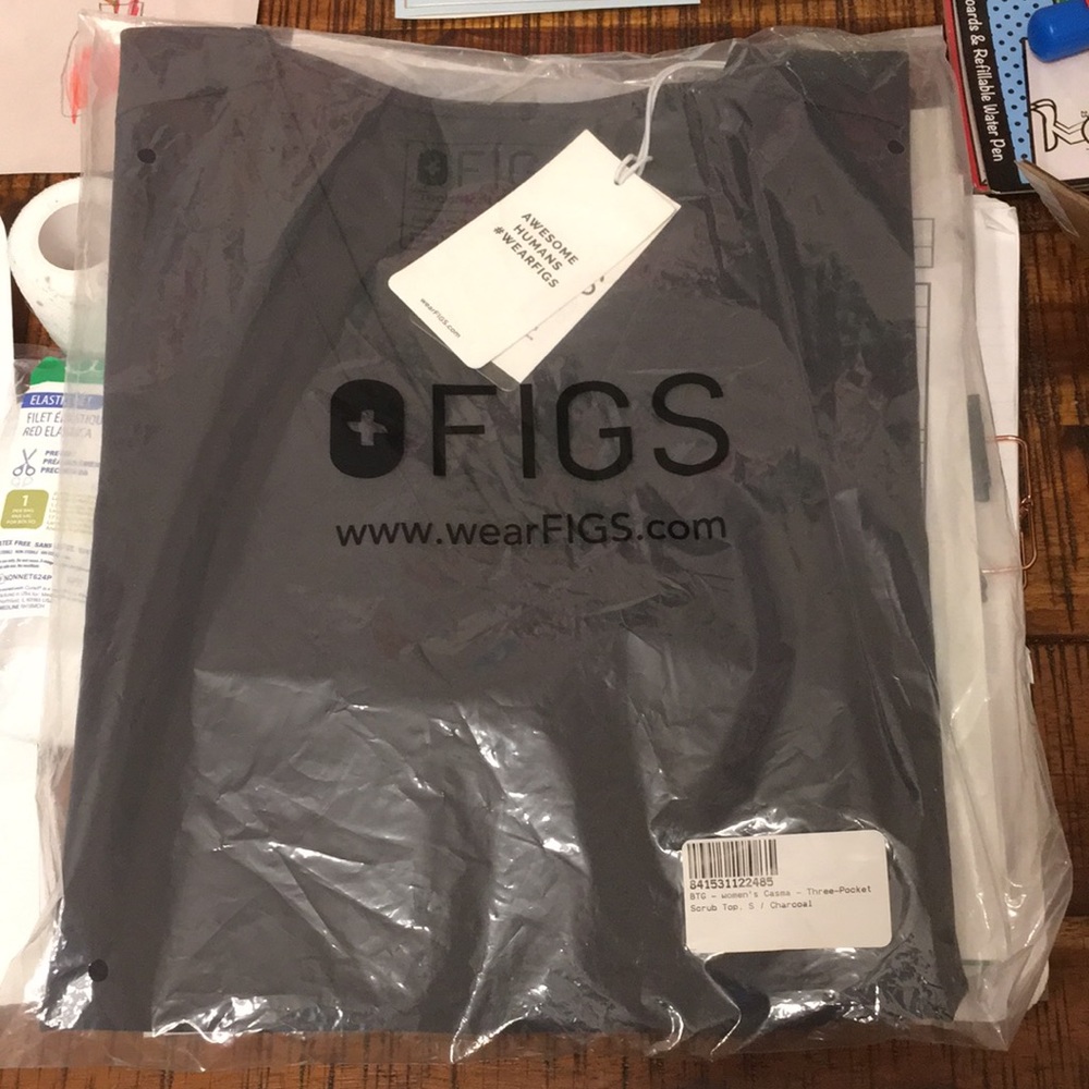 Limited Edition FIGS Charcoal Casma Top